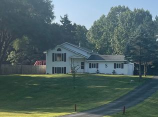 10393 Sharon Dr, Greenville, MI 48838