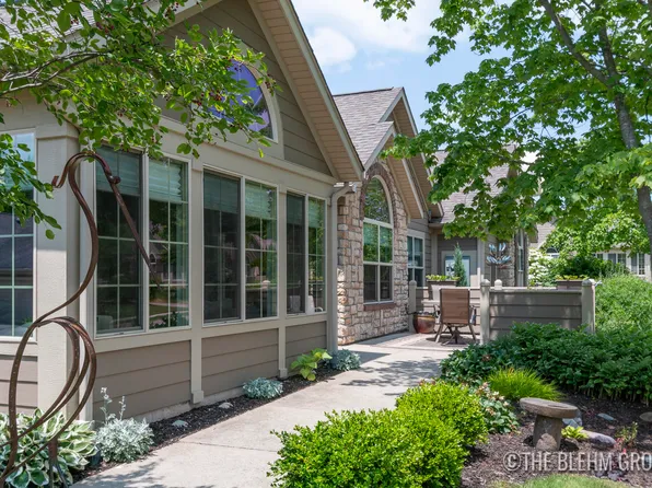 955 Bridge Crest Dr SE, Ada, MI 49301