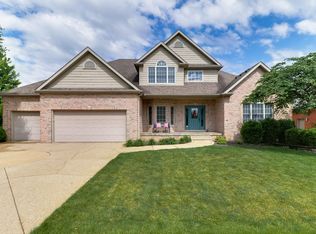 1907 Wakefield Ln, Bloomington, IL 61704