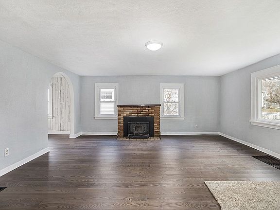 2nd image of 308 S Center St
