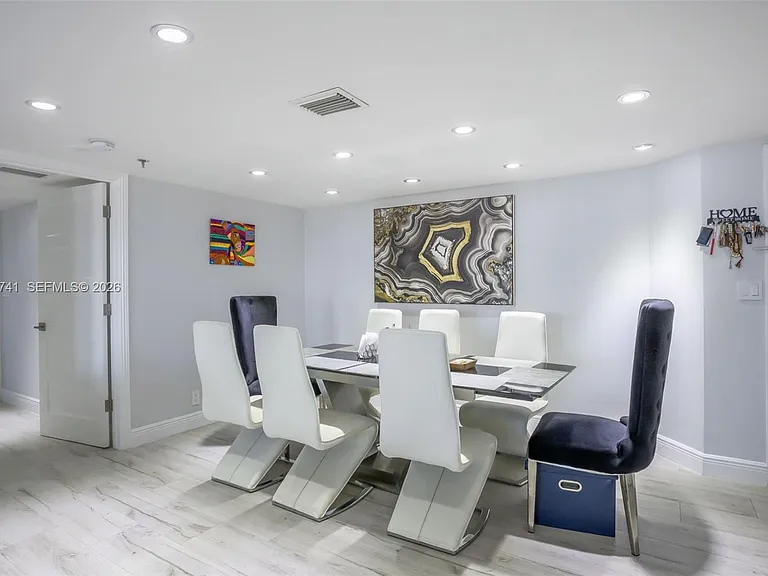 300 Three Islands Blvd #Penthouse 3A — Photo 9