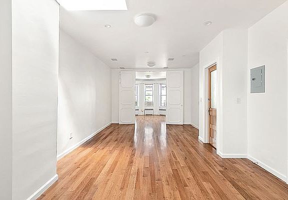3rd image of 430 Irving Ave #2