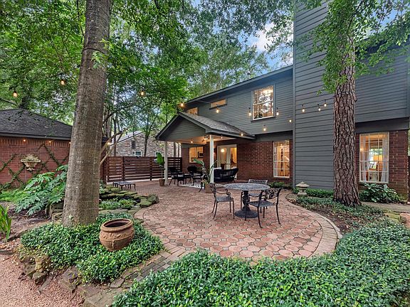 5th image of 51 E Village Knoll Cir