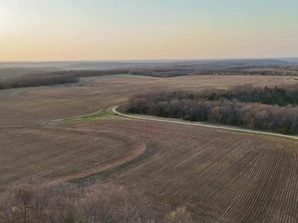 1237 N 900th Rd, Lawrence, KS 66047