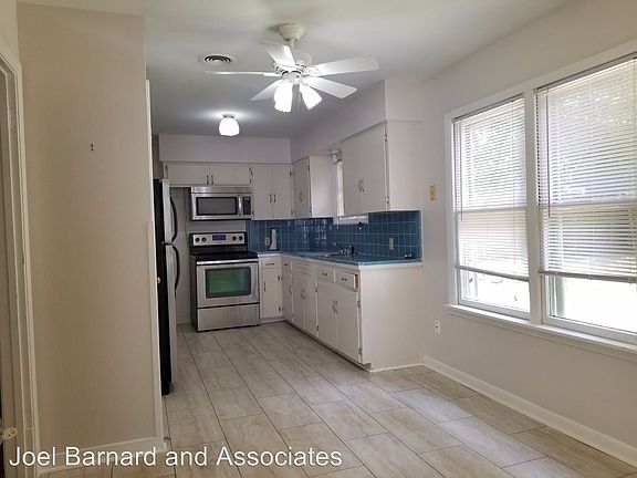 5th image of 1429 Highland Dr