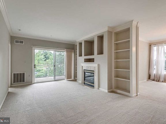 5th image of 20933 Cedarpost Sq Unit 200