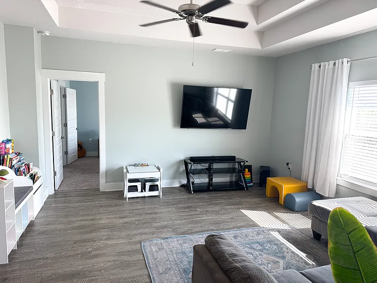 5772 Conley Ct — Photo 10