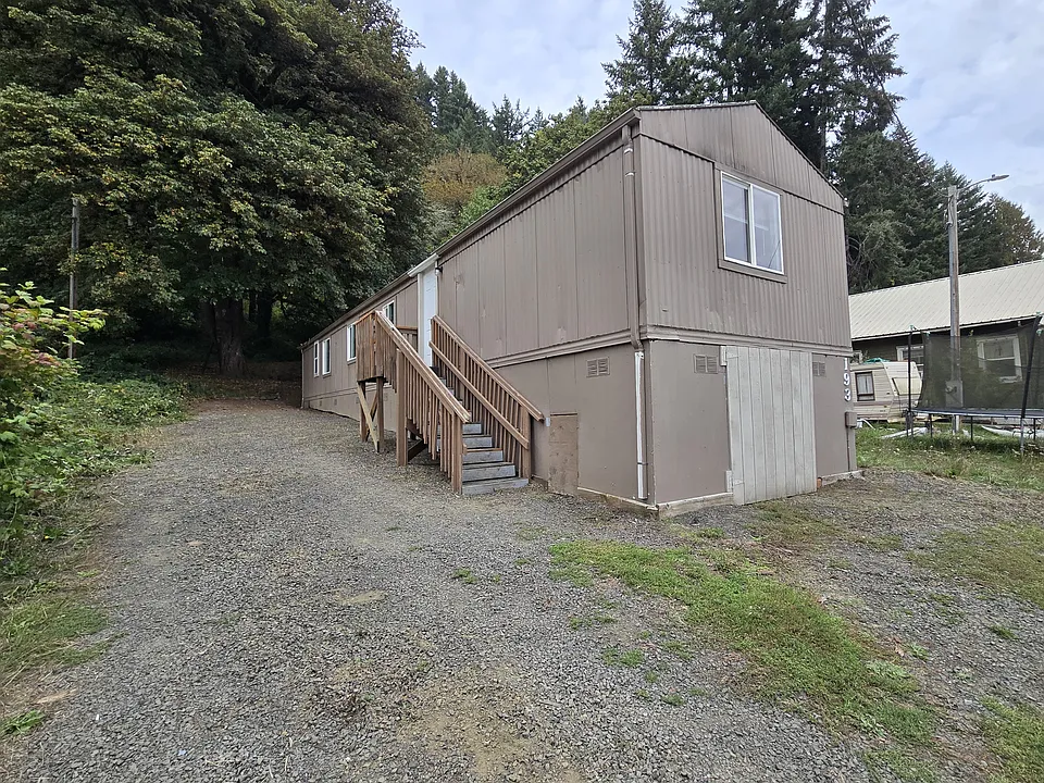 193 E Alder St