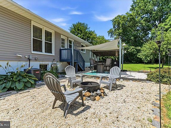 2nd image of 196 Highland View Dr