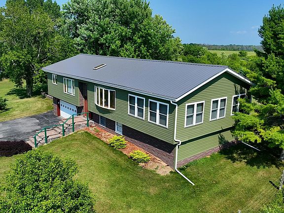 3rd image of 116 River Rd