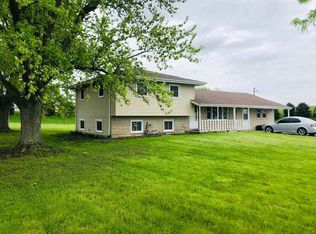 1370 Holt Rd, Minooka, IL 60447