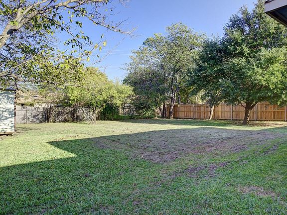 5th image of 407 Live Oak Dr