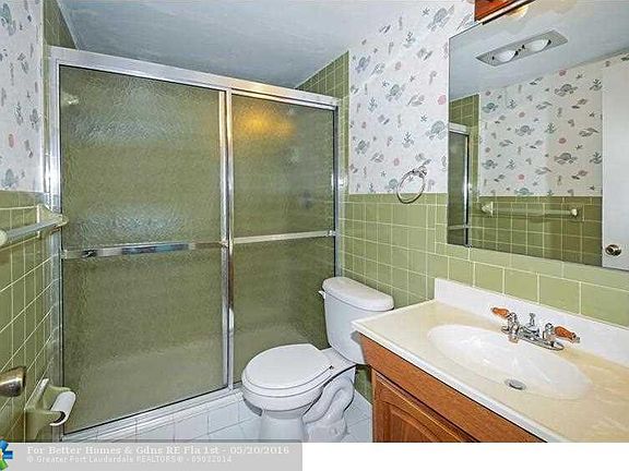 5th image of 3050 NE 16th Ave APT 104
