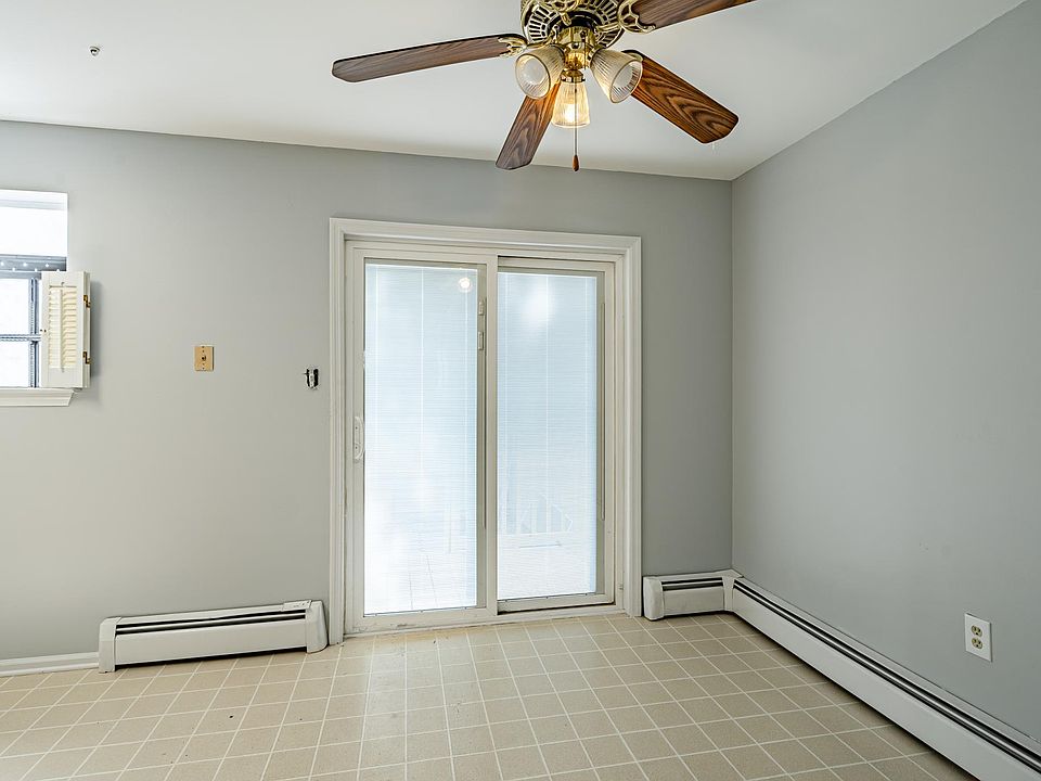 Kitchen + Breakfast Table Area