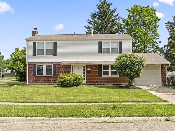 3rd image of 6784 Laird Ave