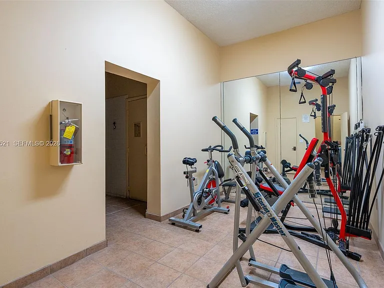 13953 Kendale Lakes Cir #608B — Photo 27