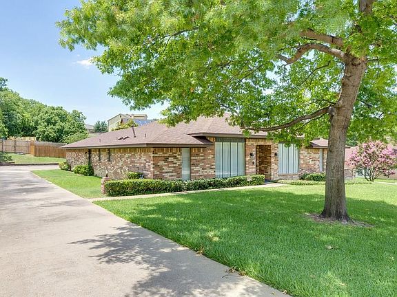 4th image of 4113 Village Green Dr