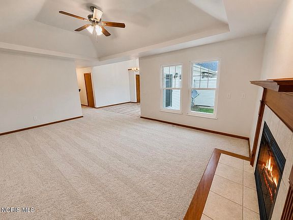 4th image of 2547 Lake Vista Dr