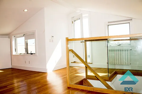 Rented by EXR | media 15