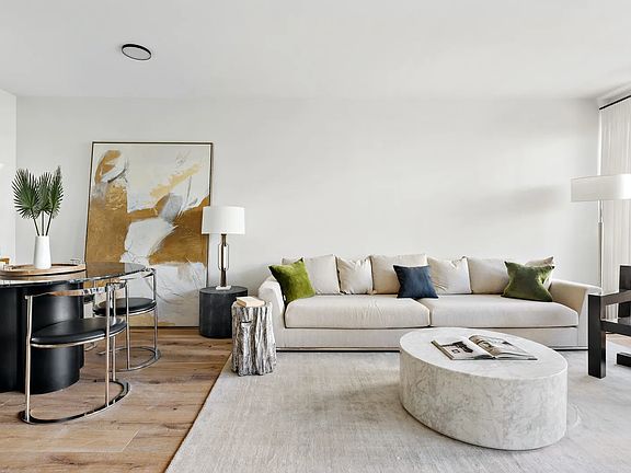 2nd image of 422 49th St #4