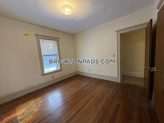 5th image of 62 Union St #1