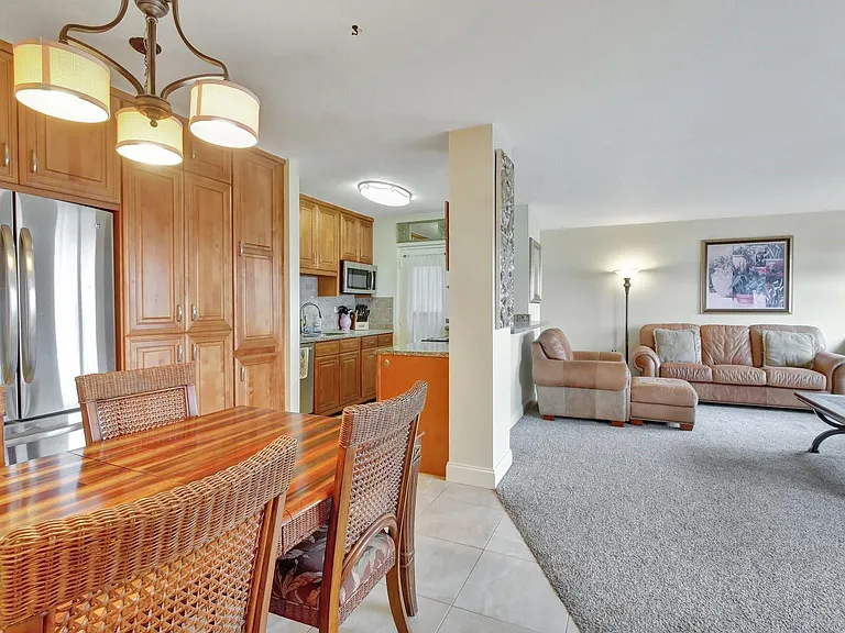 2555 NE 11th St #Penthouse 09 — Photo 10