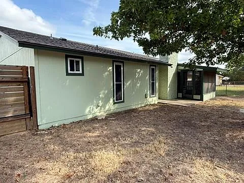 411 Buckboard Blvd — Photo 15