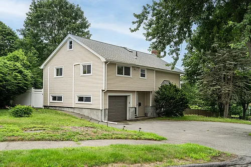 31 Park Cir Photo 1