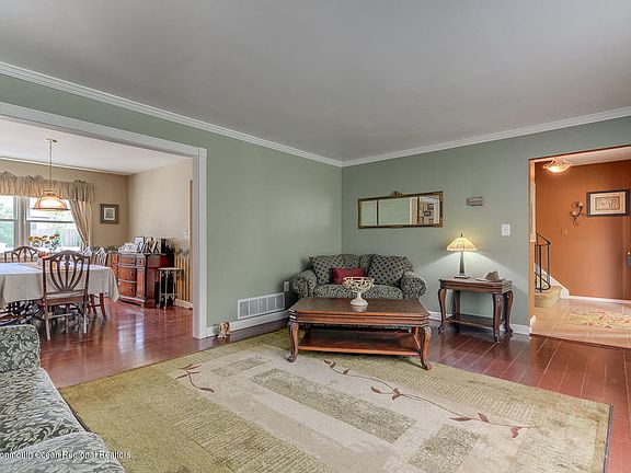 4th image of 971 Canton Dr