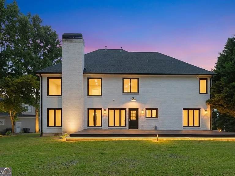398 Dunleven Manor Walk — Photo 6