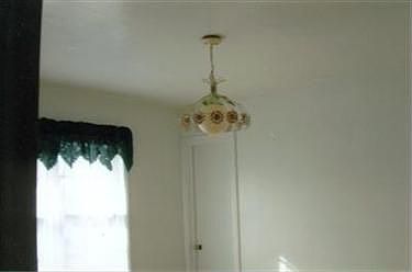 4th image of 682 Martha Ave