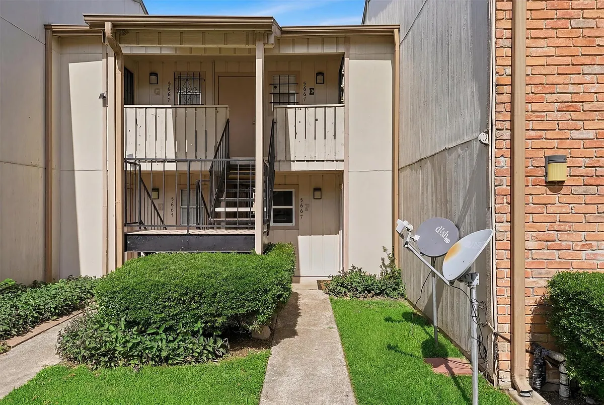 Building Photo - 5667 Birchmont Dr #F