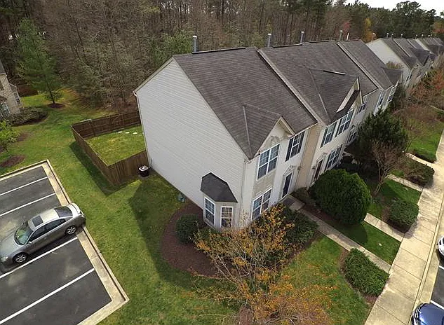 10715 Mountain Ash Dr — Photo 2
