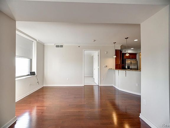 5th image of 1135 Shelby St APT 2406