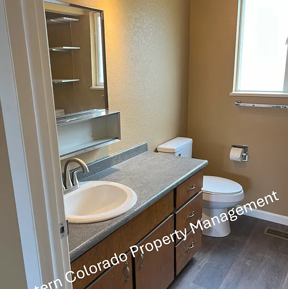 3058 Hill Ave — Photo 5