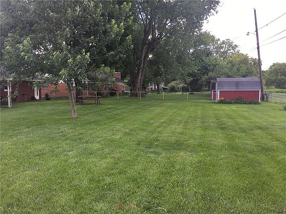 2nd image of 335 Bon Air Dr