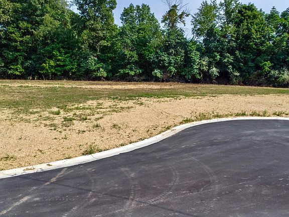 2nd image of 580 Claiborne Dr