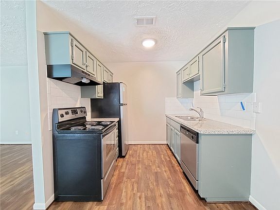 4th image of 1205 Airline Dr