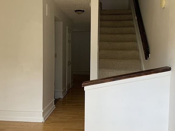 3rd image of 567 Ziegler Dr Unit 567