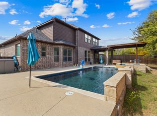 800 Goose Ct, Forney, TX 75126