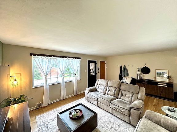 5th image of 5700 Goodnow St