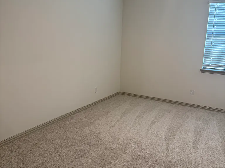 Master bedroom pic 2