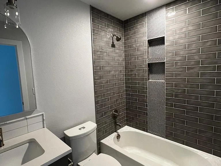 1295 N Utica St — Photo 18