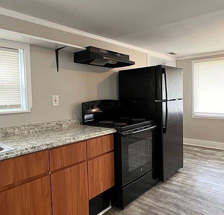 5th image of 415 Landau Dr