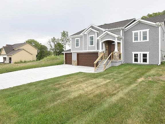 4th image of 2401 Windmill Dr