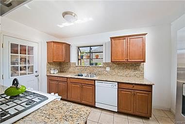 5th image of 12813 Cometa Ave