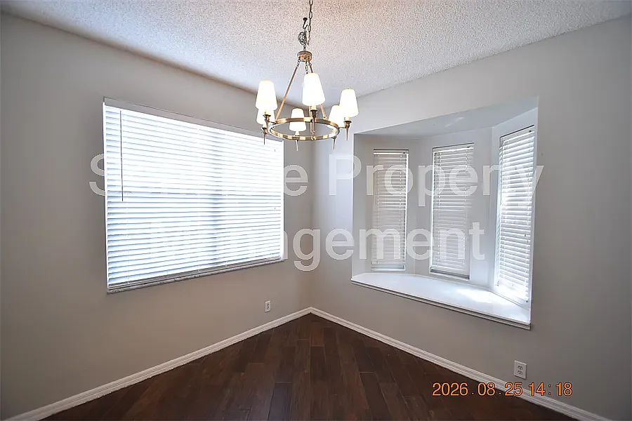 3 bed, 2.5 bath, 1618 sqft, $2,895 — Photo 4