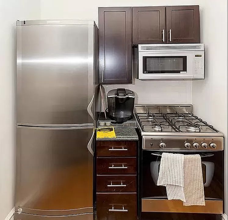 2nd image of 340 E 61st St APT 3A