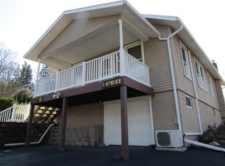 9 Spruce St, Lehighton, PA 18235