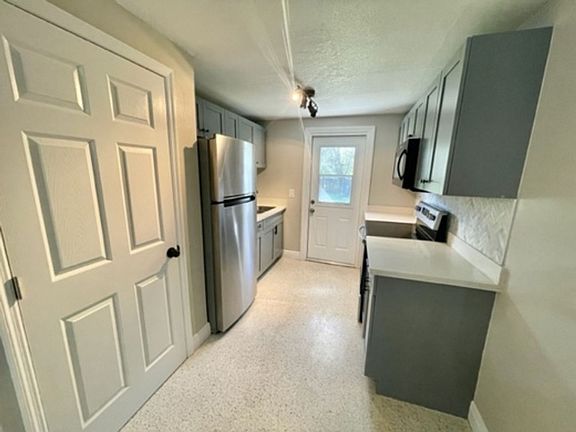 5th image of 8703 Navajo Ave #A